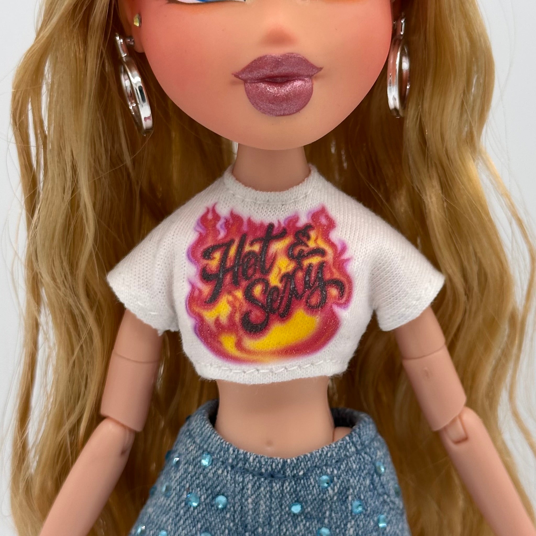 Hot & Sexy airbrushed cropped tee